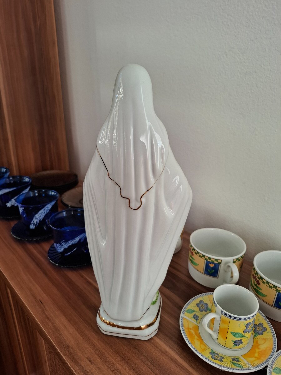 Soška, hrnčeky, - 2