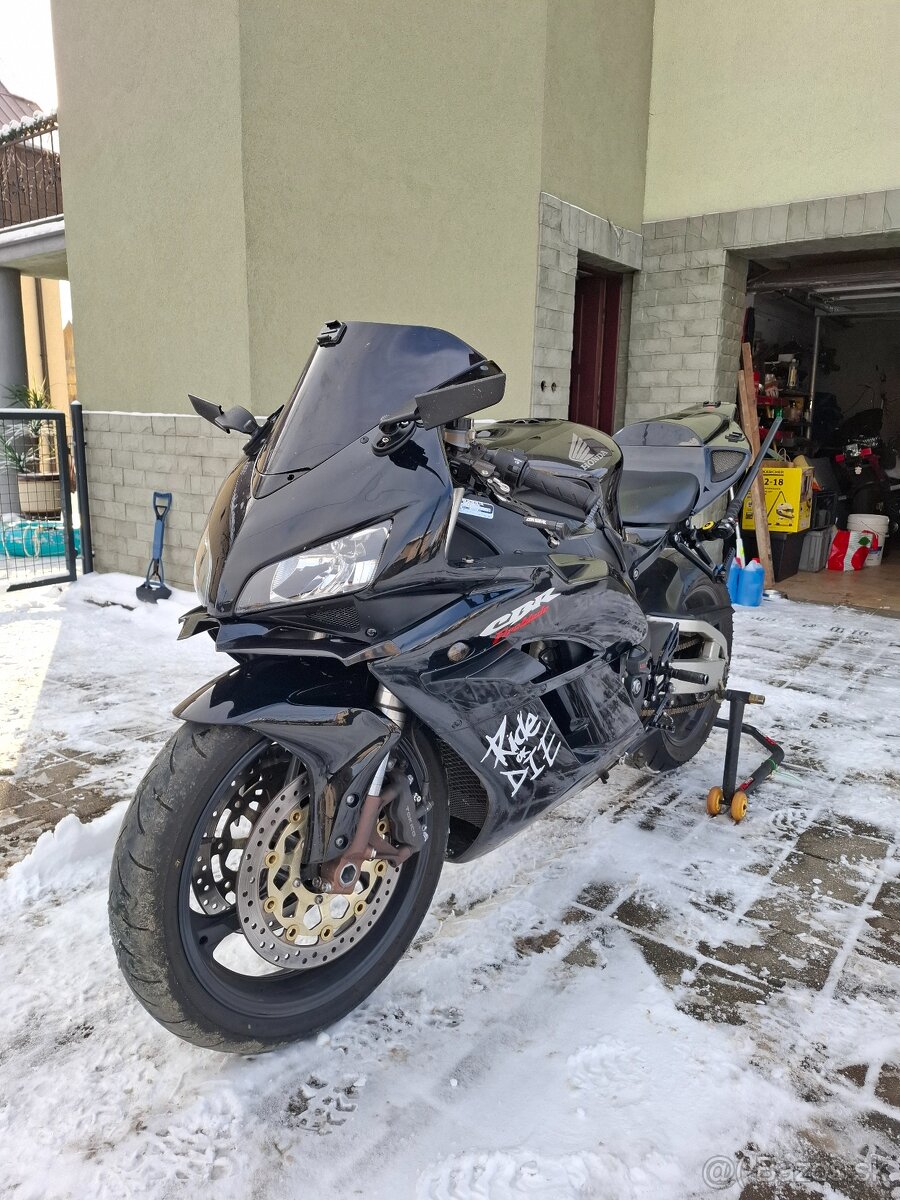 Honda cbr1000rr - 2