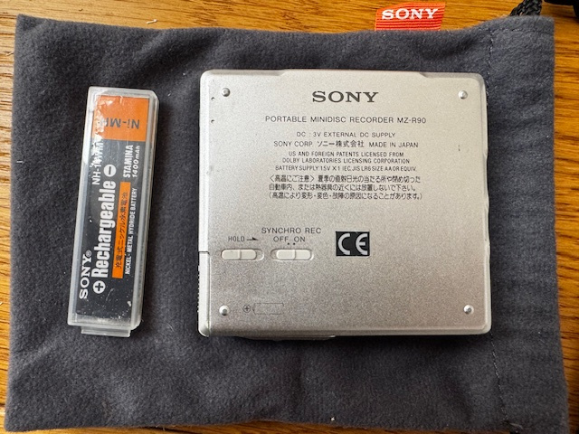 Sony Mz-R90 MD Walkman - 2
