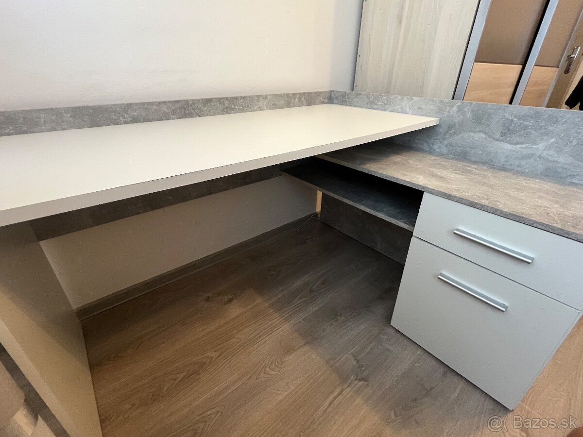 Písací stôl - 2