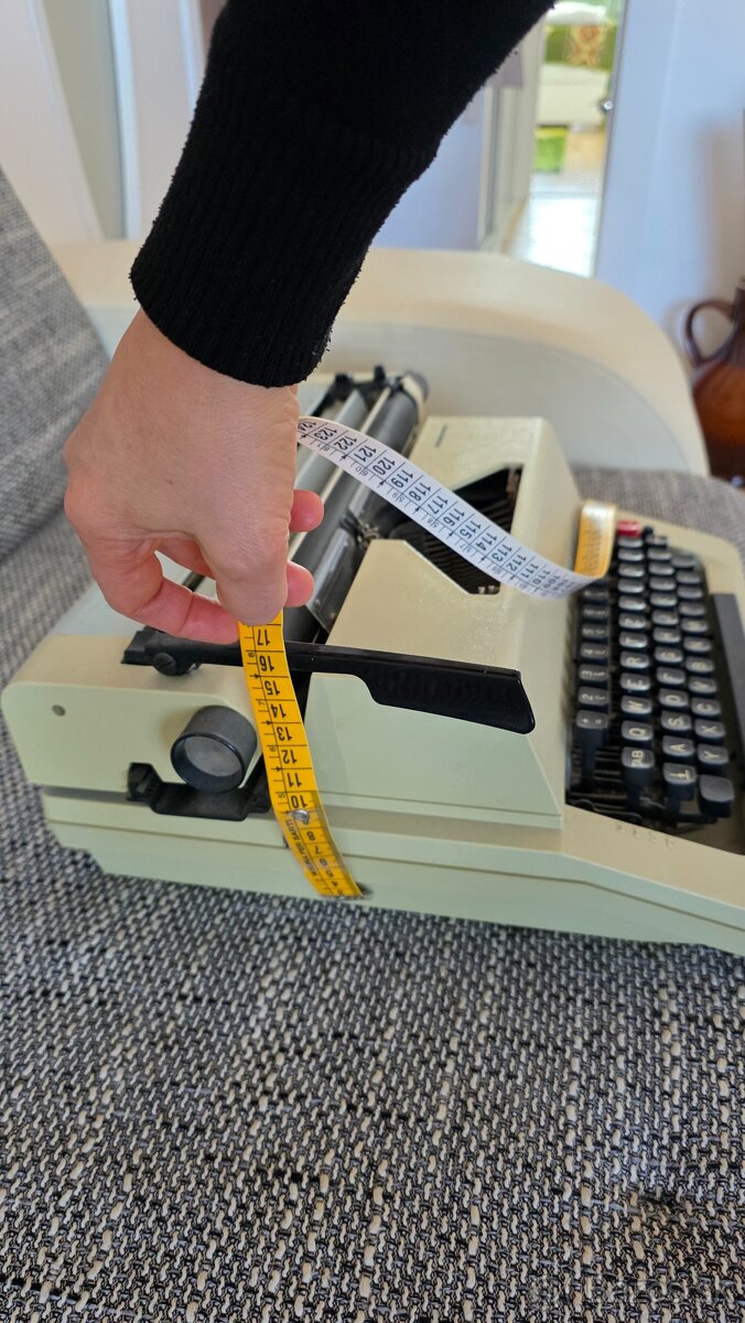 Písací stroj - 2