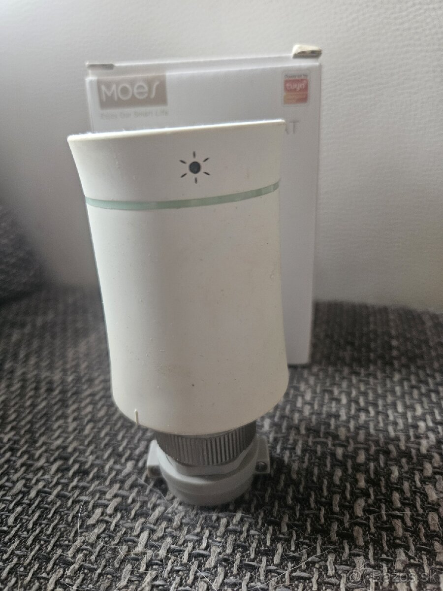 Predám termostatické smart hlavice Zigbee Moes + gateway - 2