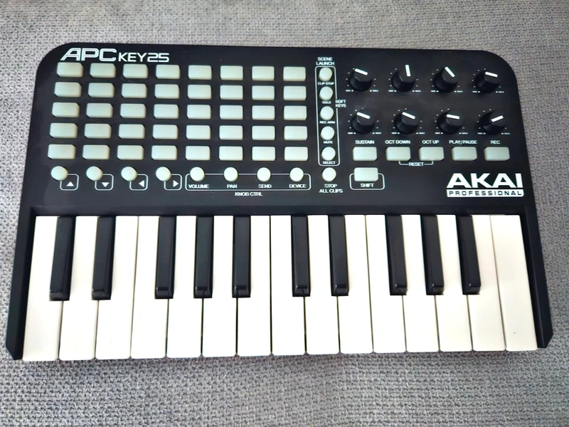 Akai Apc key 25 - 2