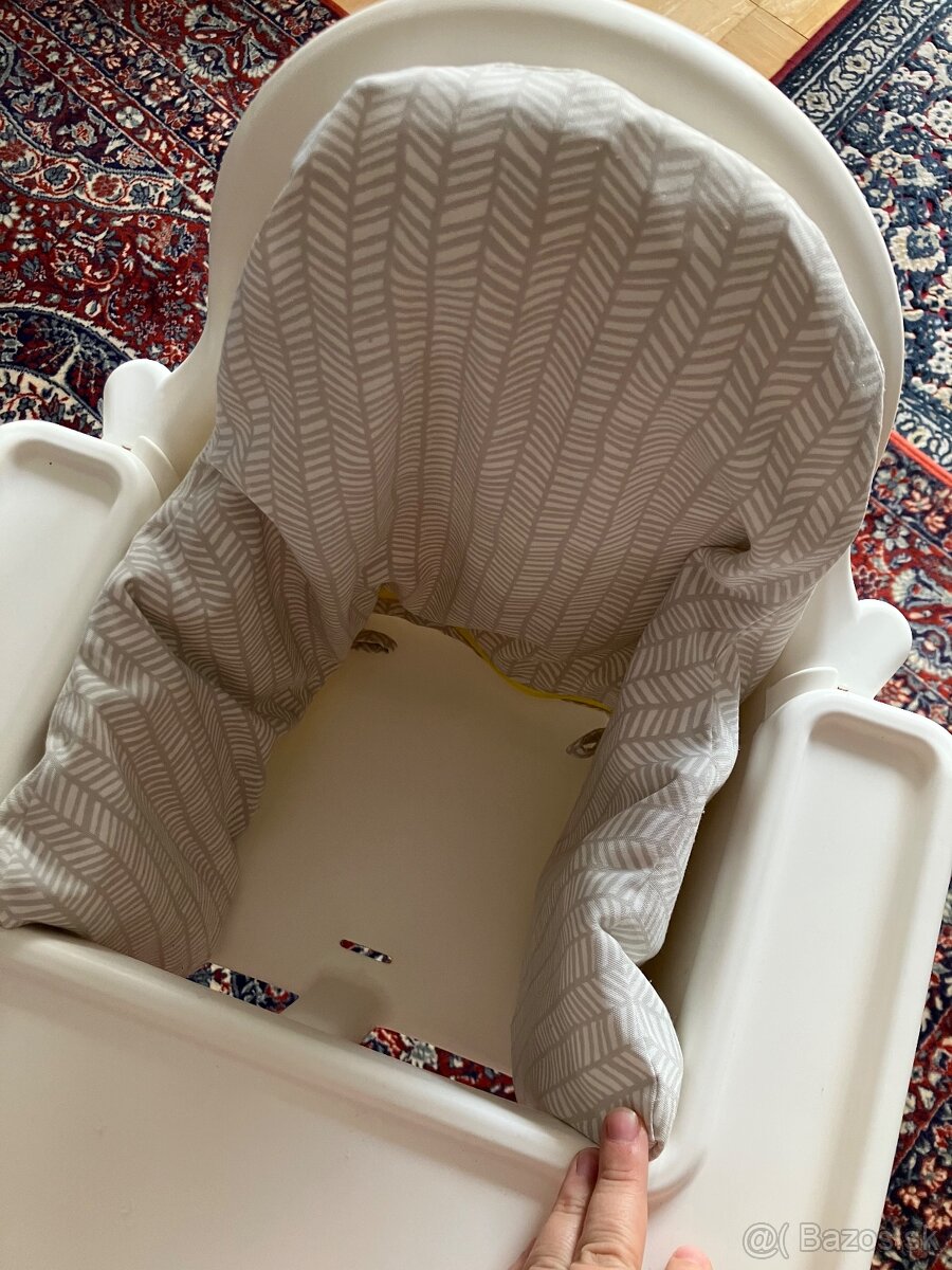 Vysoka stolicka na krmenie - 2