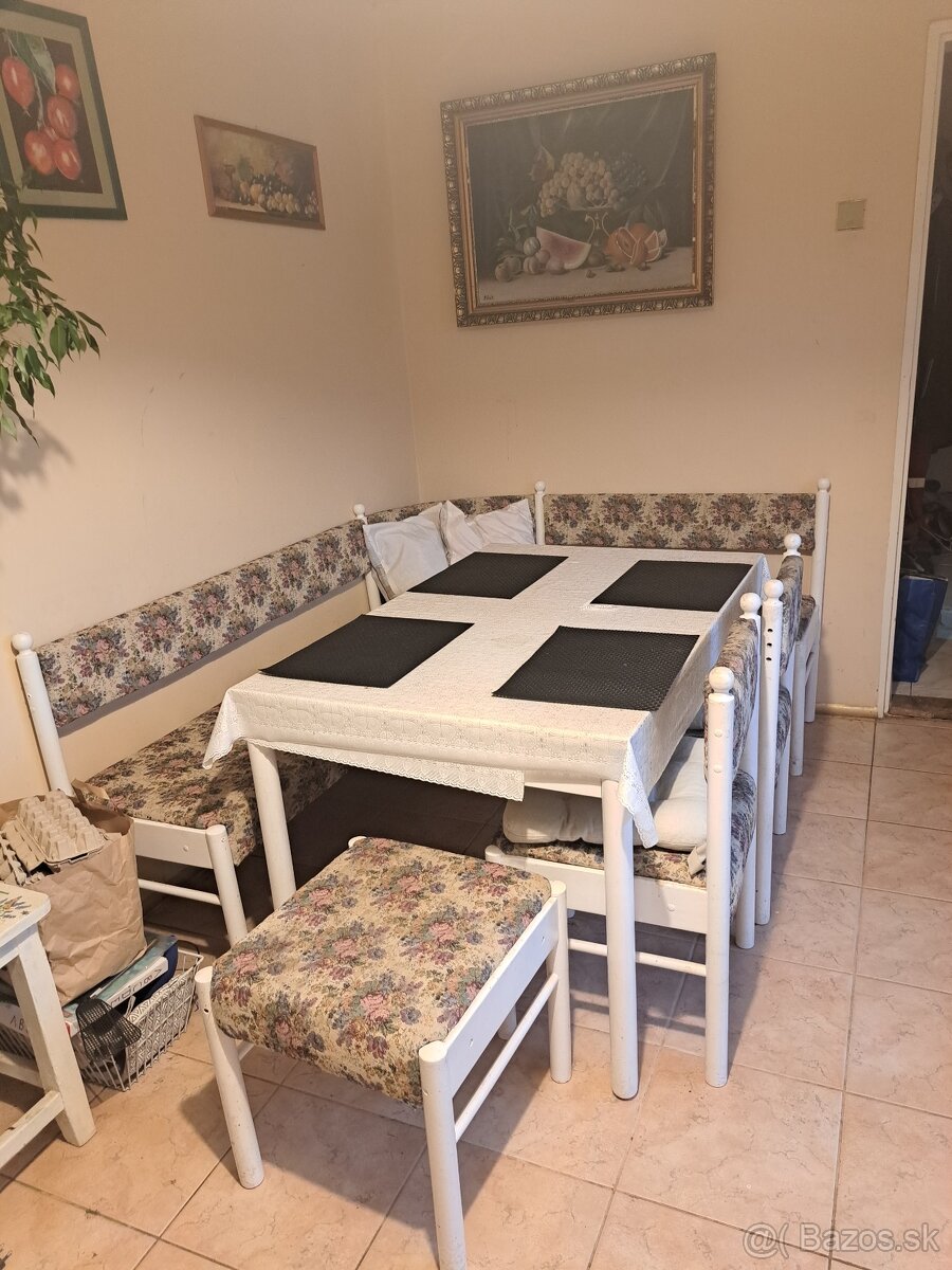 Kuchynska rohová lavica, stol, 2 stolicky, jedna taburetka.. - 2