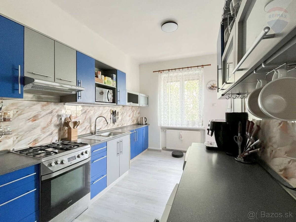 PREDANÉ Predaj: 3-izbový byt s krbom priamo v centre L - 2