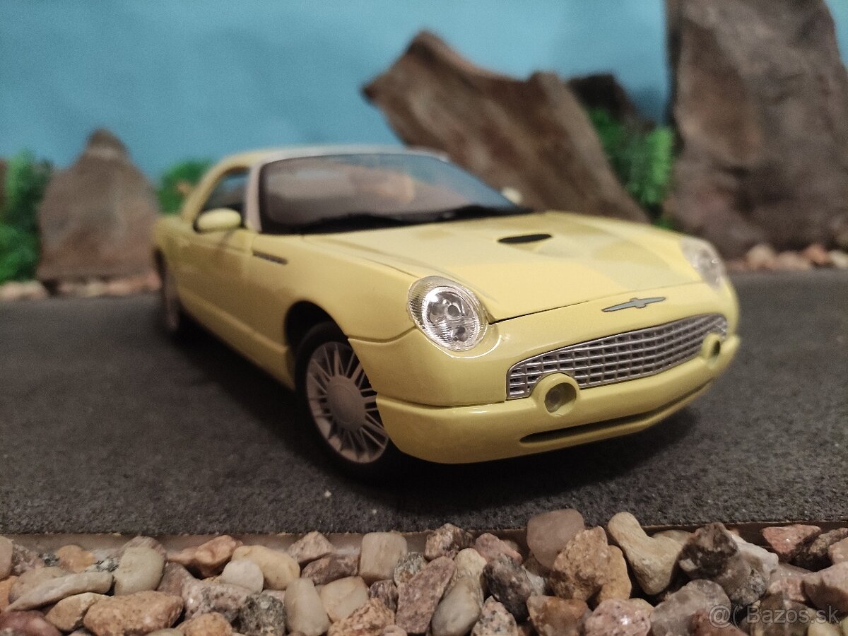 prodám model 1/18 ford thunderbird 2000 - 2