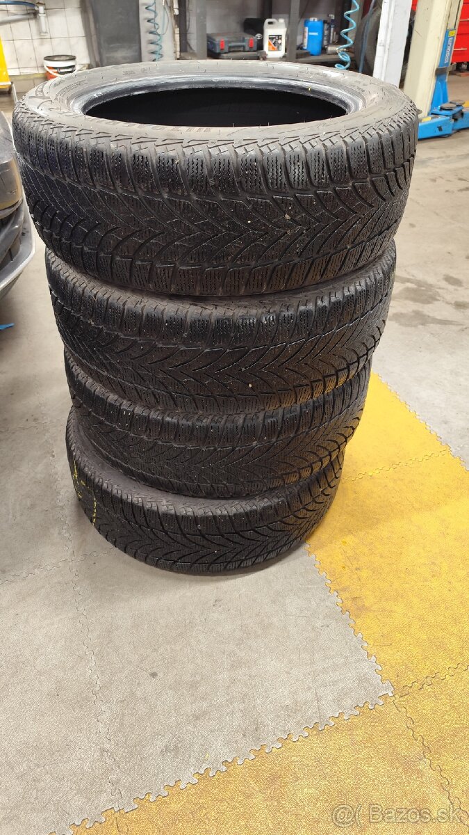 215/55 R17 GoodYear zimne - 2