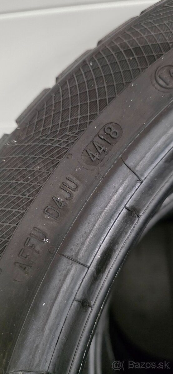 Zimné pneu contitental 235/45 r18 - 2