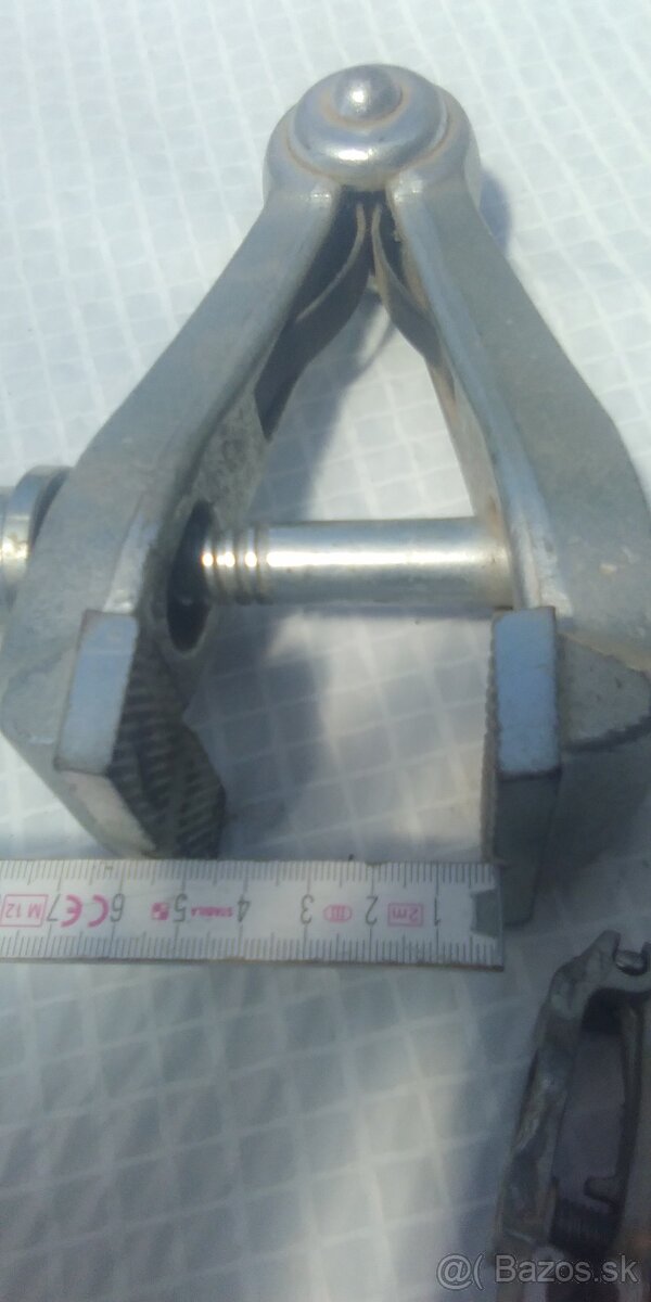 Svorka - zamočnicka , klampiarská - 2