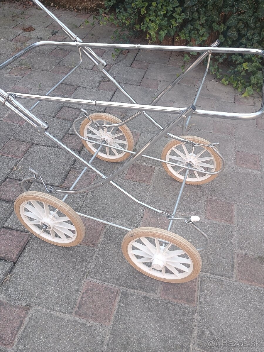 Kočík pre bábiky - 2