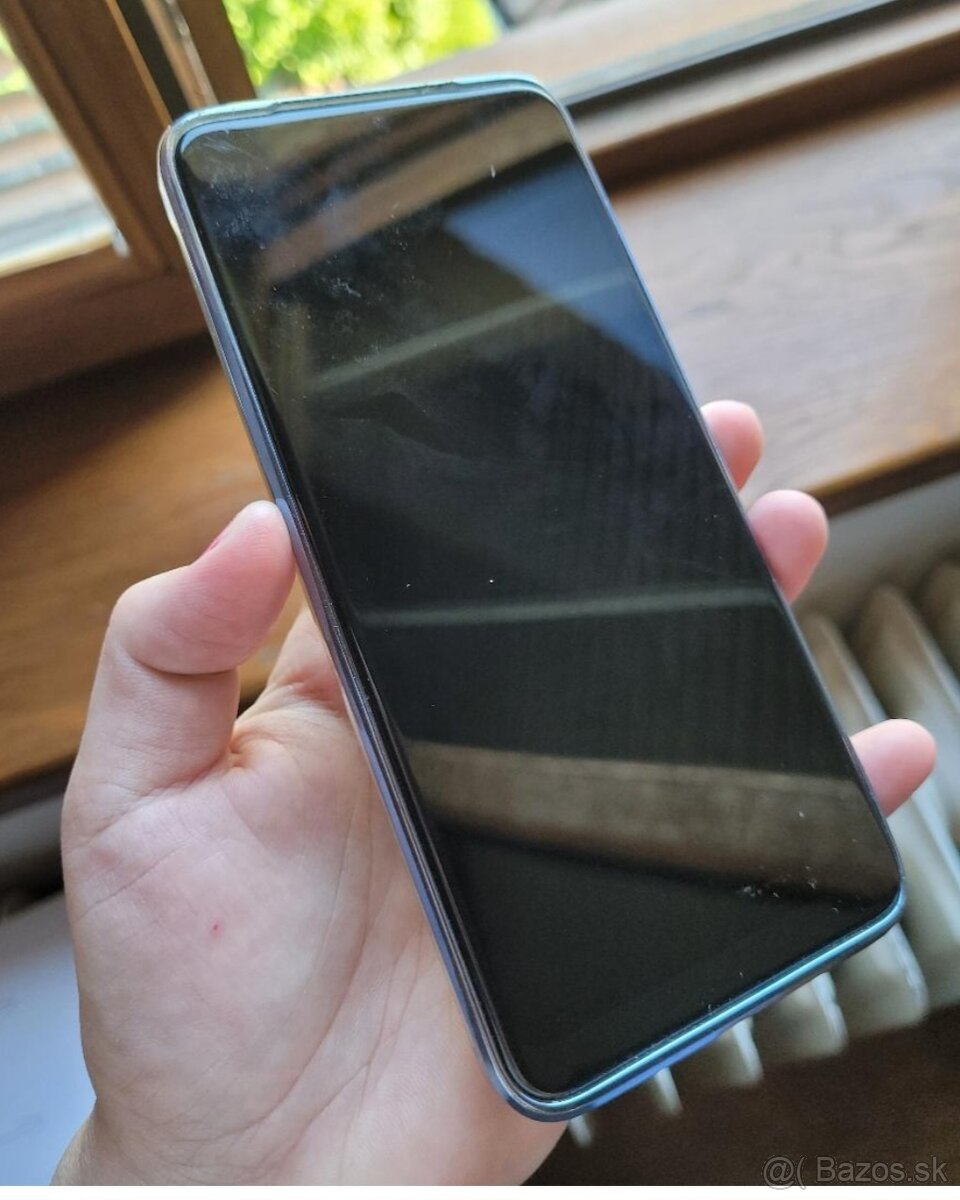 Samsung S20 - bez nabíjačky - 2