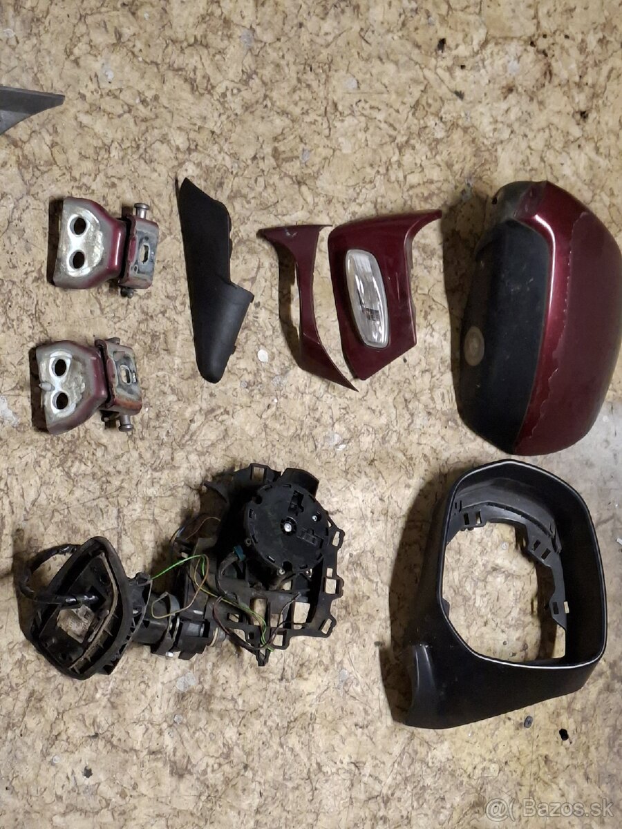 Ľavé predné dvere Citroën picasso 2009 - 2