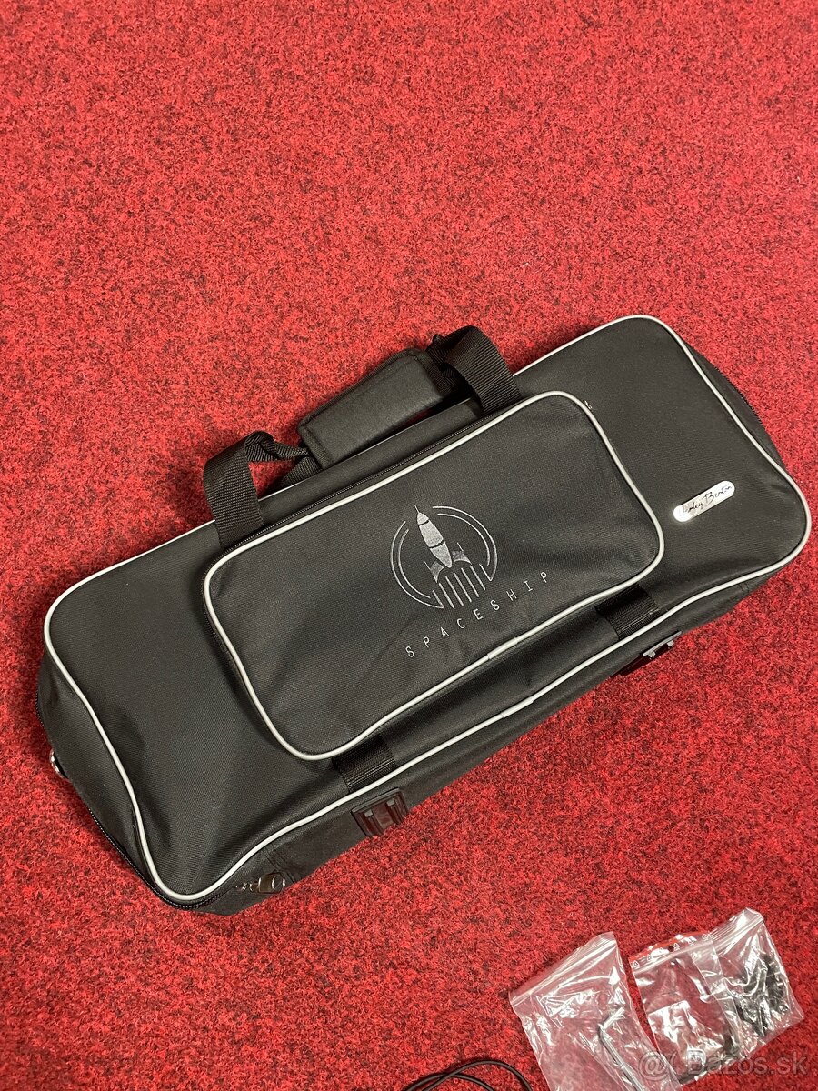 Harley Benton SpaceShip 50C s gigbagom - 2