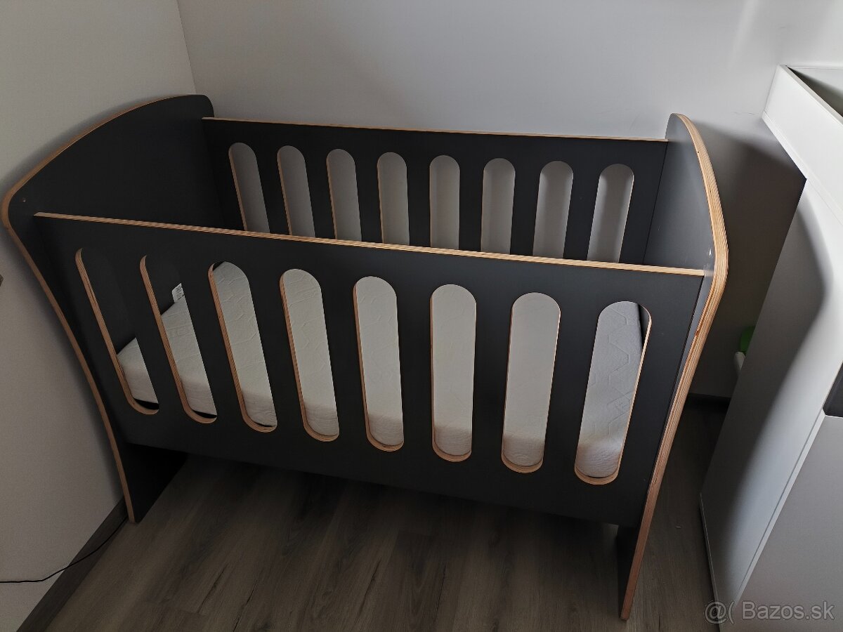 Detská postieľka s matracom - 2