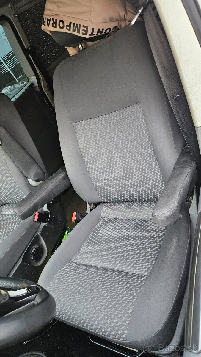 Sada sedaček VW Transporter Caravelle - 2