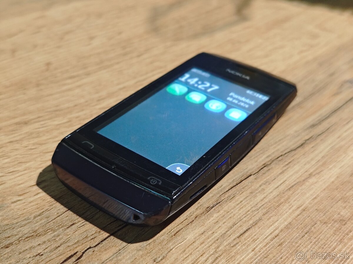 Nokia Asha 305 - 2