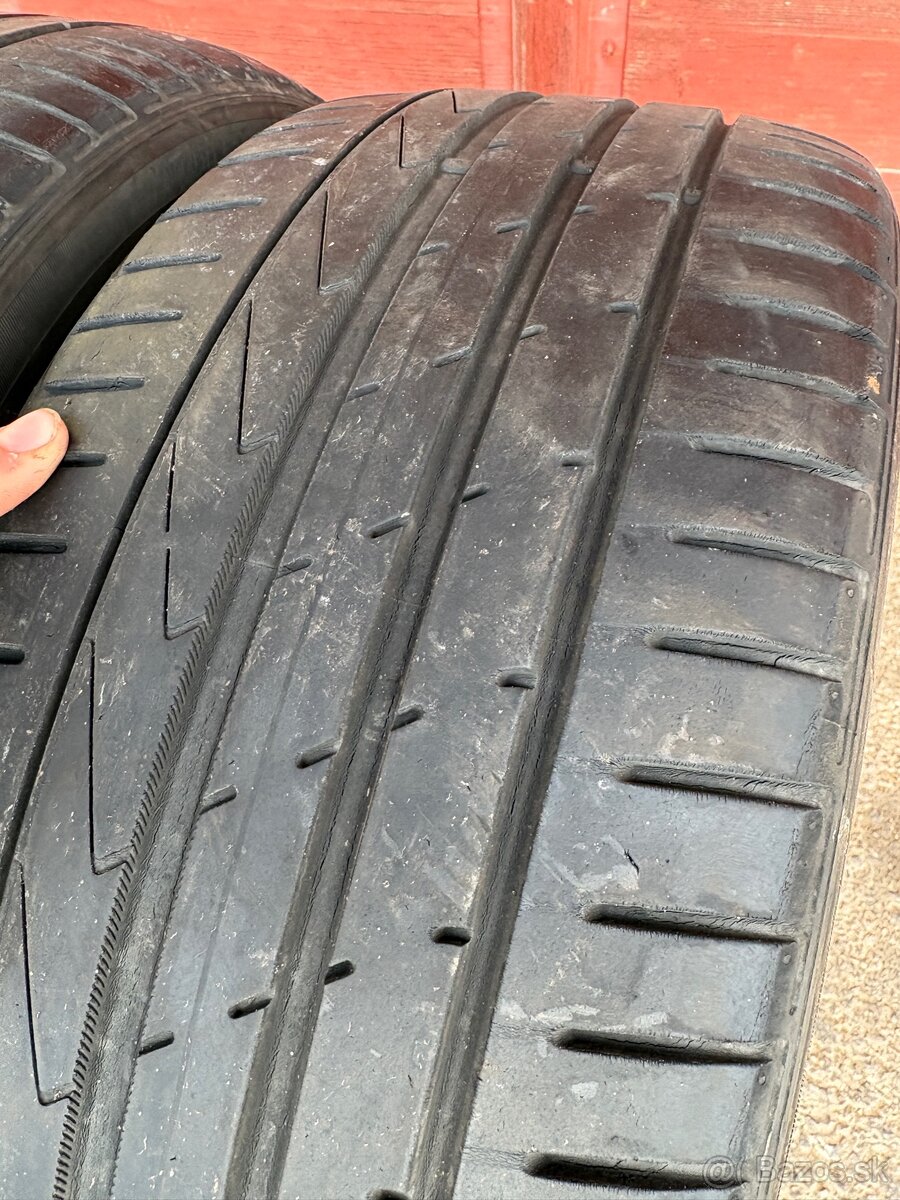 Hankook 225/45R17 - 2