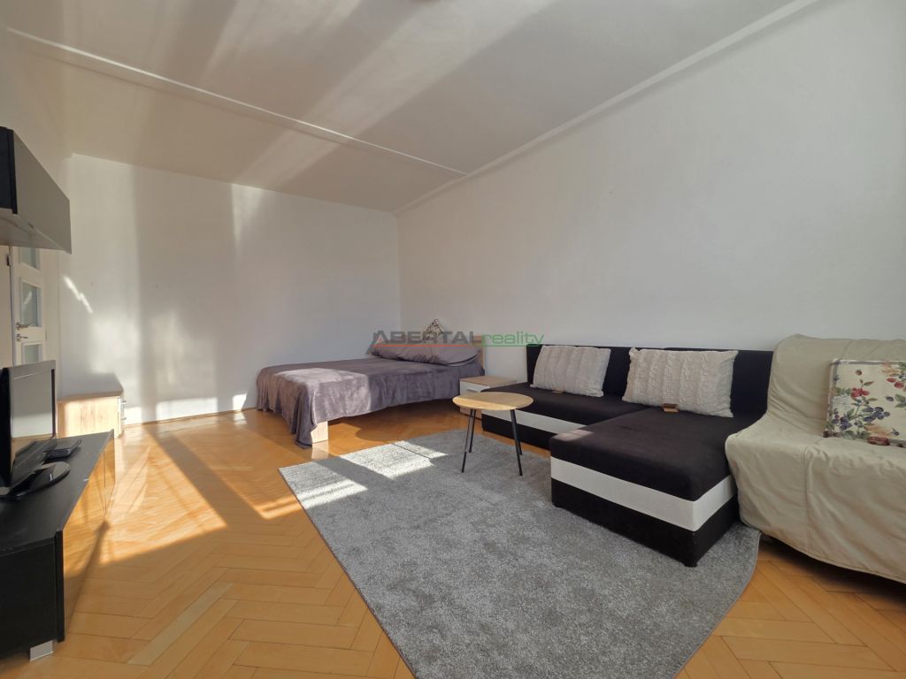 Priestranný a svetlý 1i byt (43 m²), Mesačná ul., Ružinov, B – foto 2
