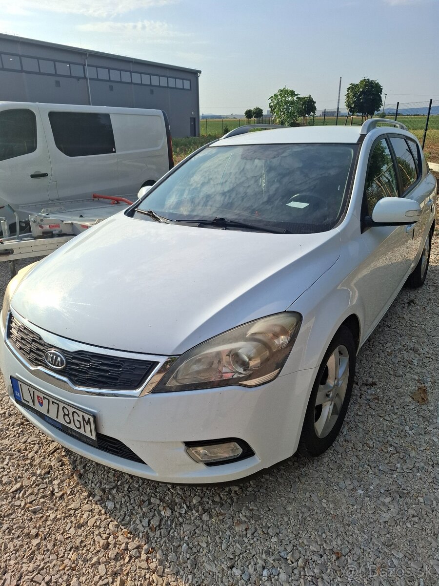 Kia ceed , r.2011 - na nahradné diely v celku - 2