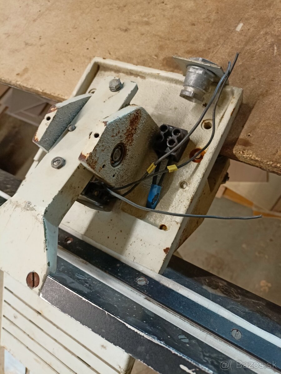 Zvaračka fólií - 2