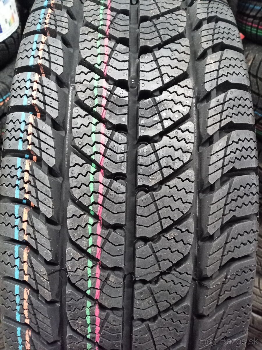 215/65 R16C 109/107 R Semperit - 2