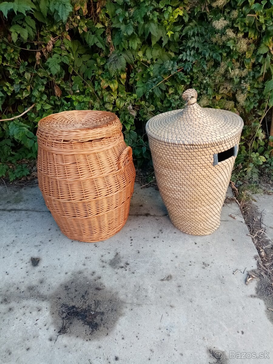 Prútený kôš, ten ľavý na foto je predaný. - 2