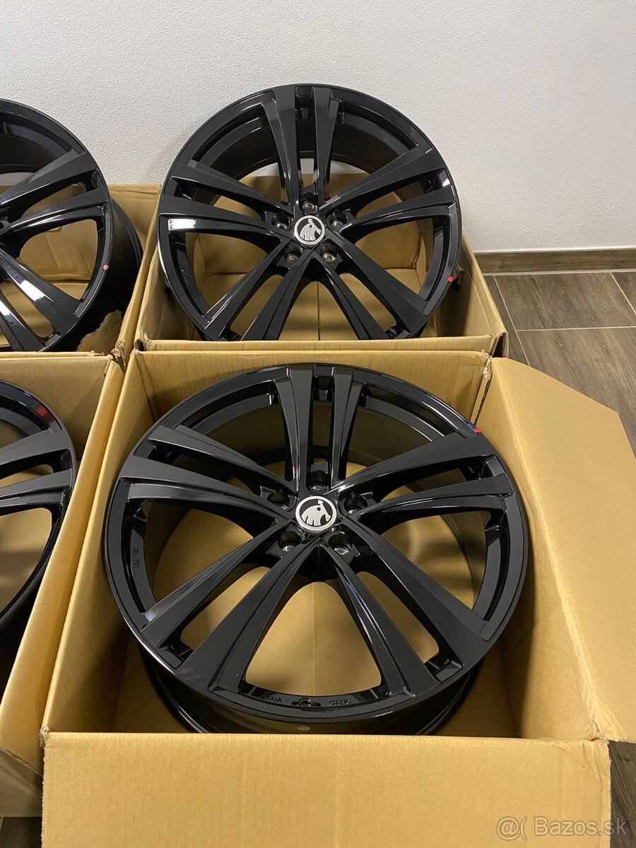 5x112 R20 Black - 2