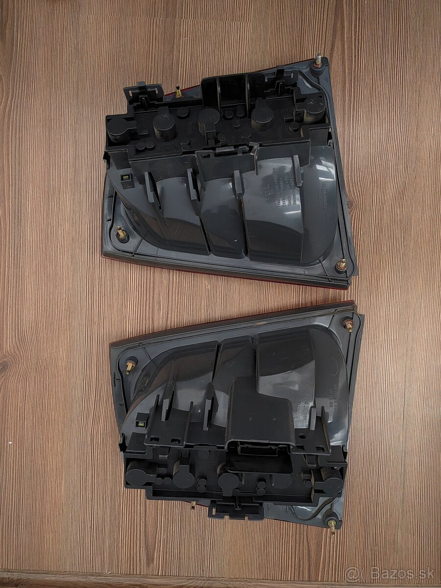 Škoda Octavia 1 zadné svetlá - 2