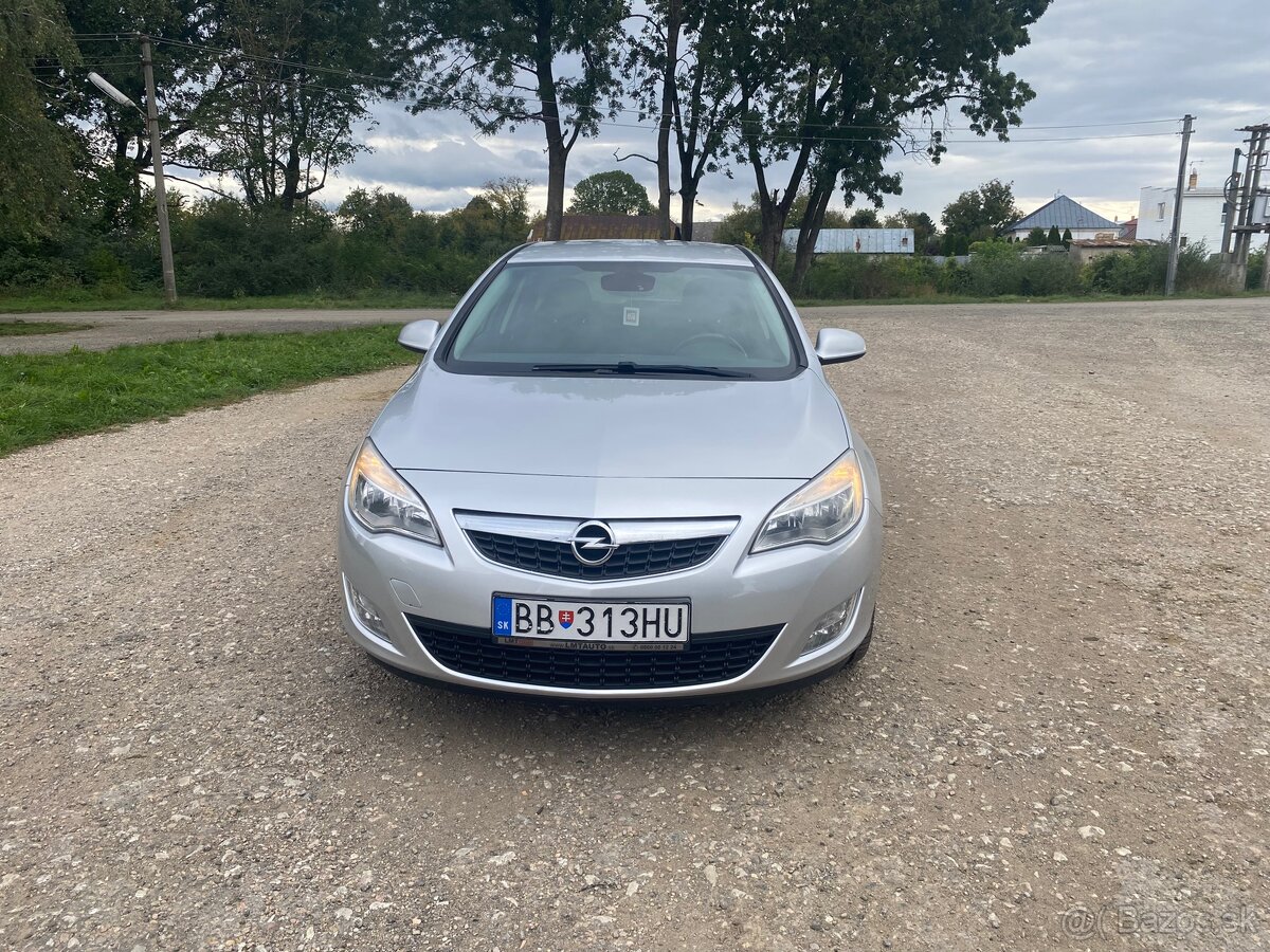 Opel Astra J - 2