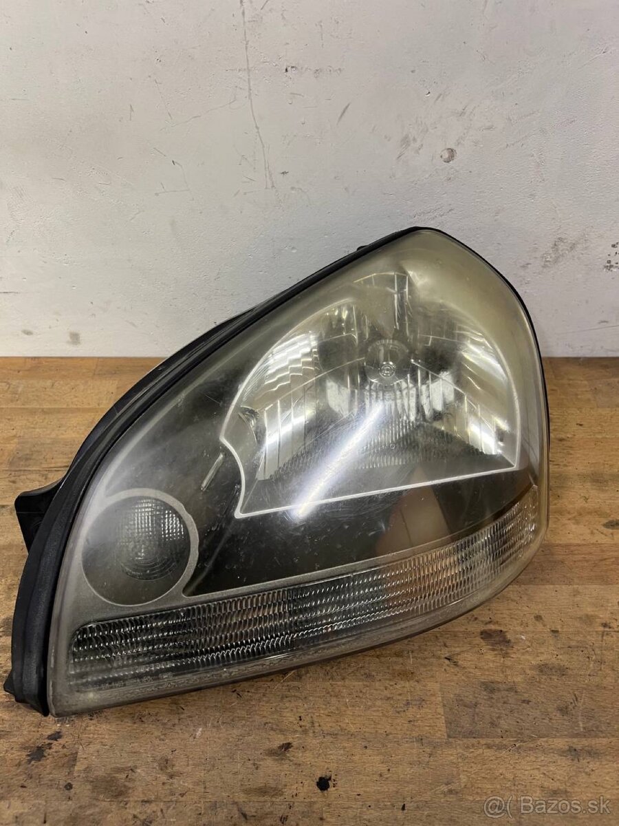Predné svetla Hyundai Tucson 1 - 2