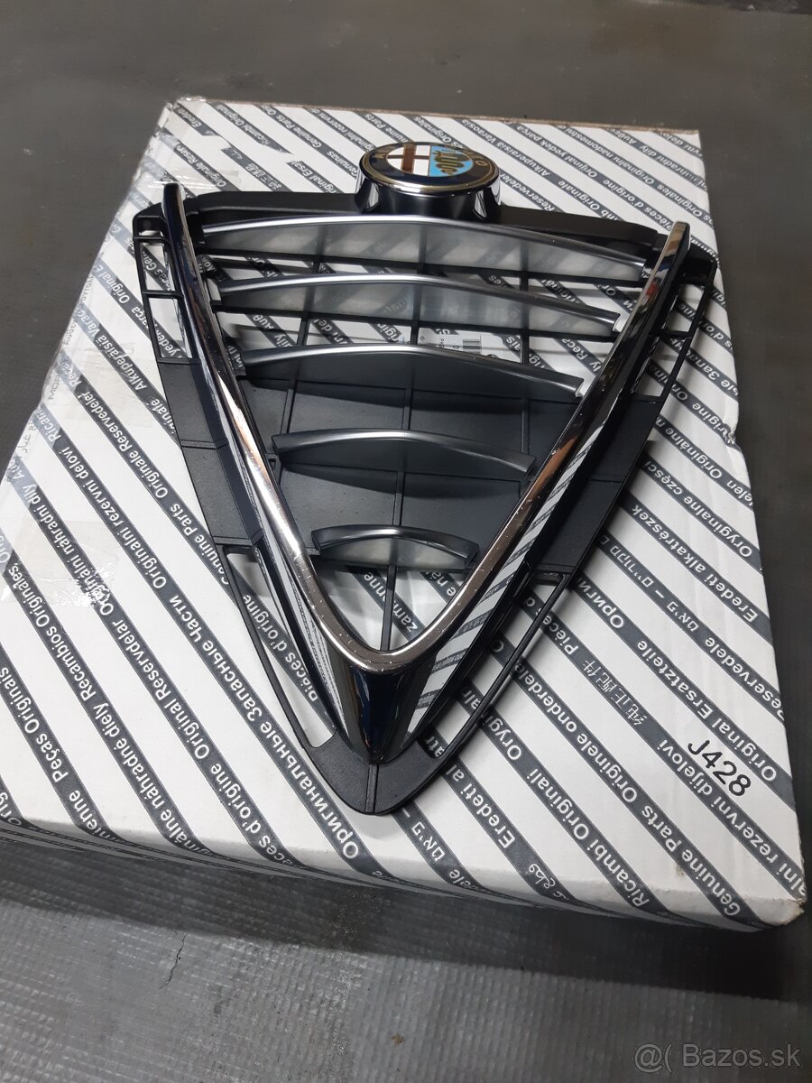 Predám prednú masku na alfa romeo giulietta.originál - 2