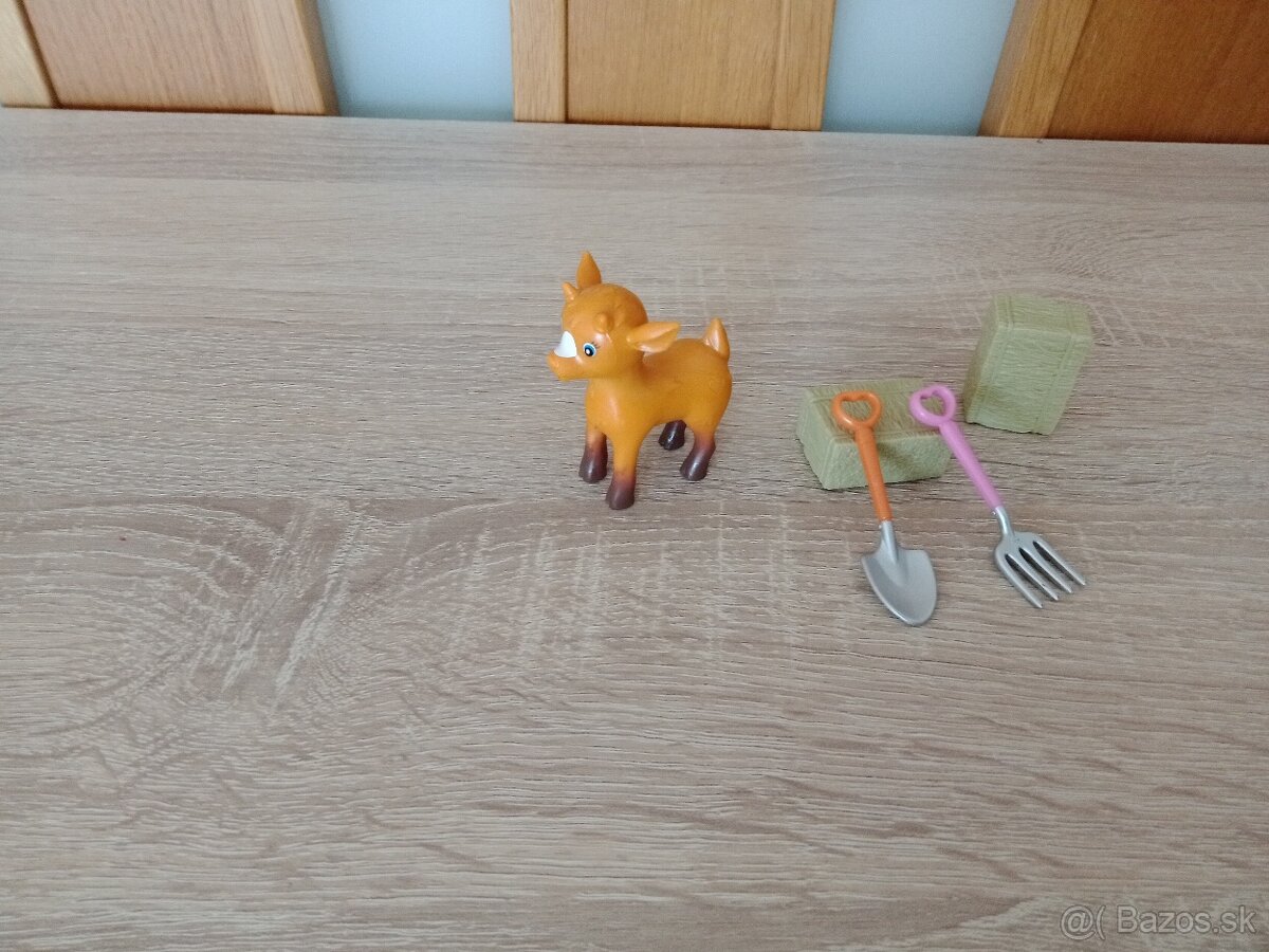 Simba bábika Evi ako farmárka s traktorom - 2