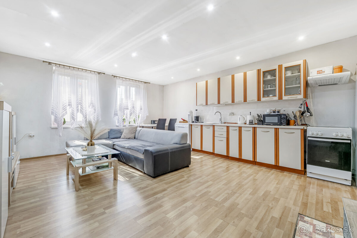 Na predaj útulný kamenný dom s garážou a záhradou |Turňa n/B - 2