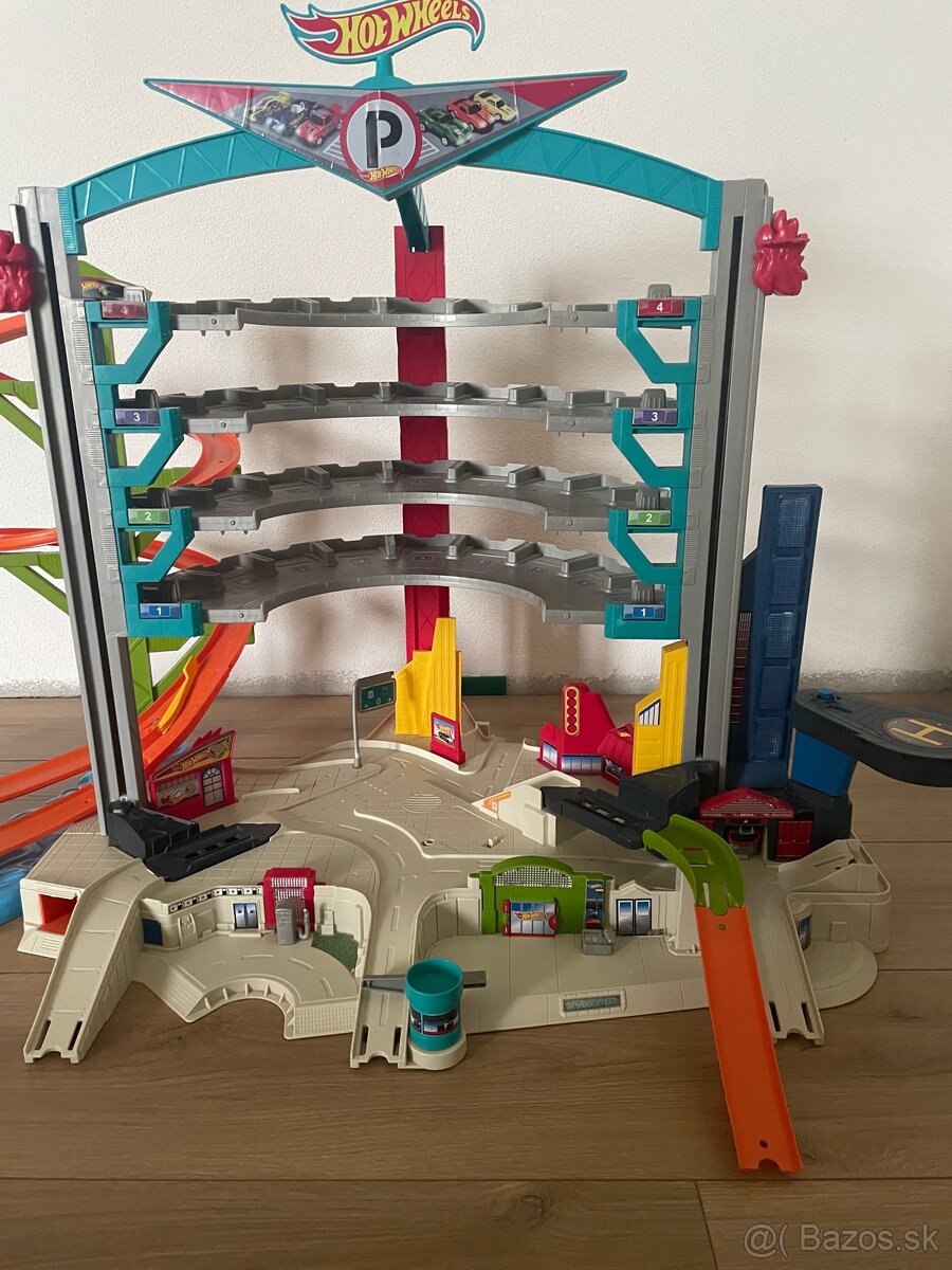 Hotwheels garáž - 2