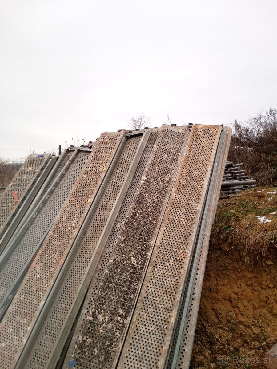 Stavebné lešenie - 2