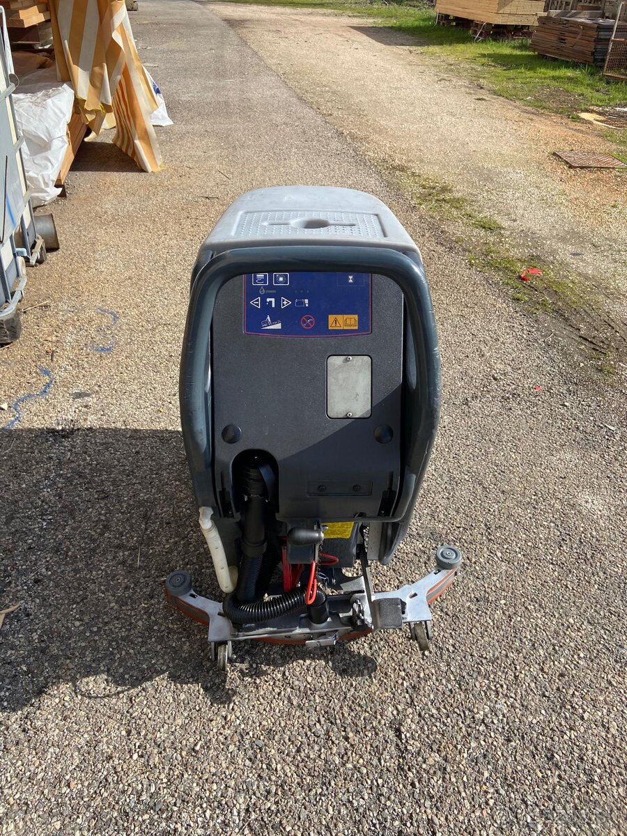 NULFISK BA 451 Podlahovy automat - 2