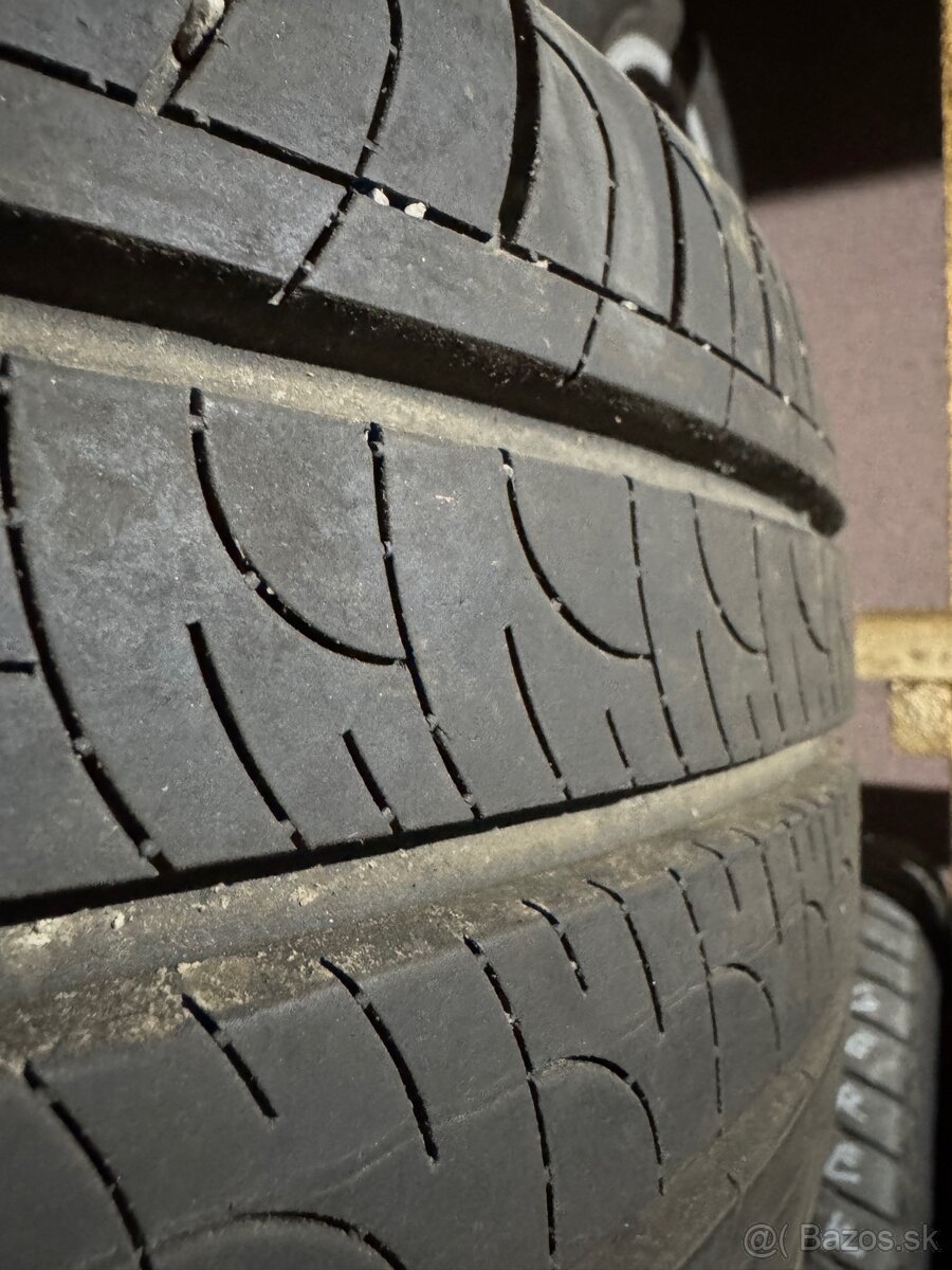 215/60R17 C - 2
