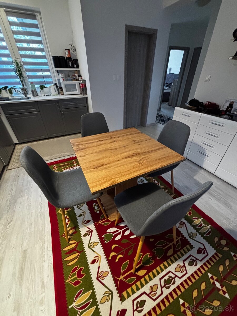 Jedálenský stôl - 2