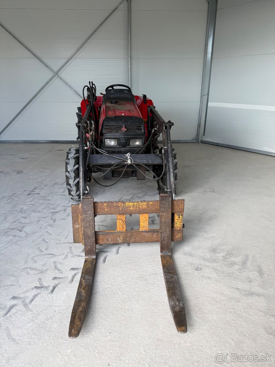 Malý Traktor Mitsubishi MT-30 - 2