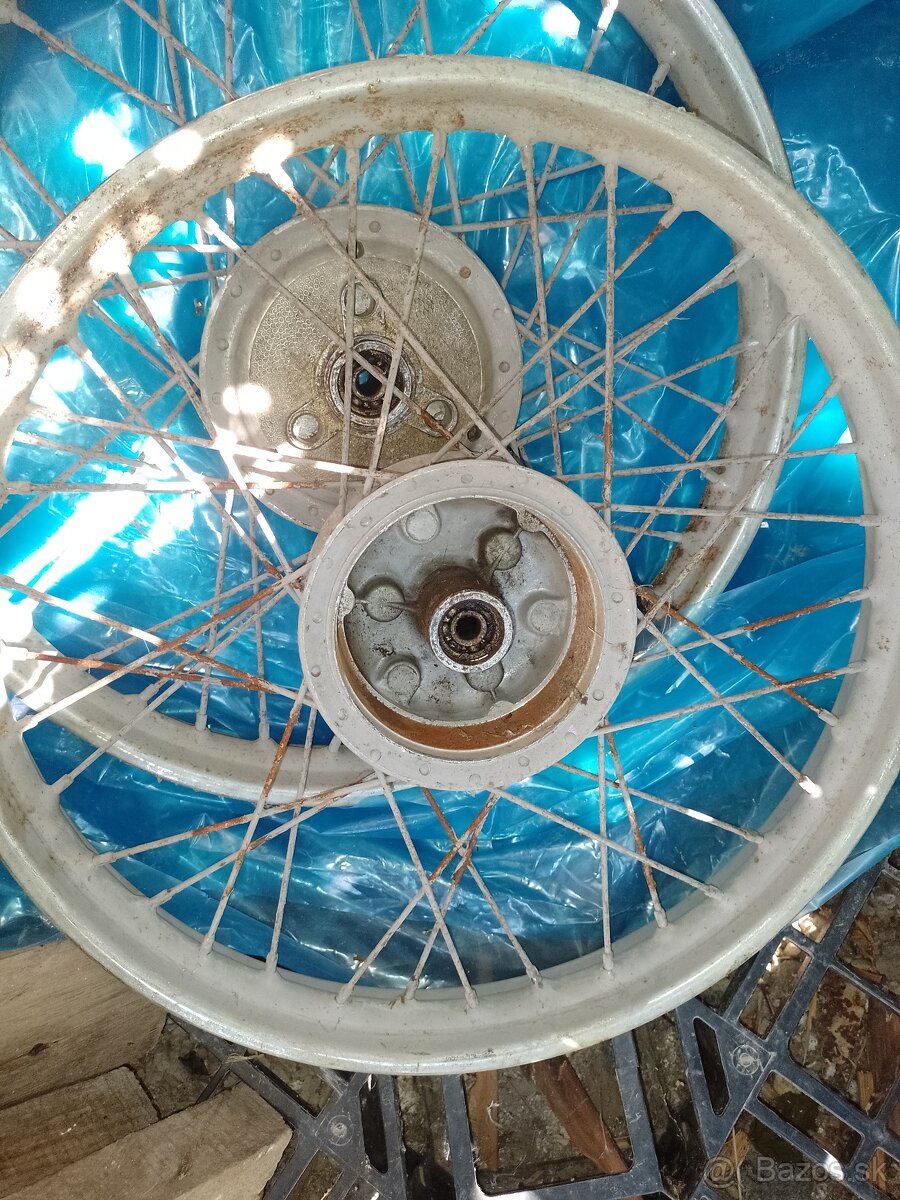 Kolesá Jawa90 - 2
