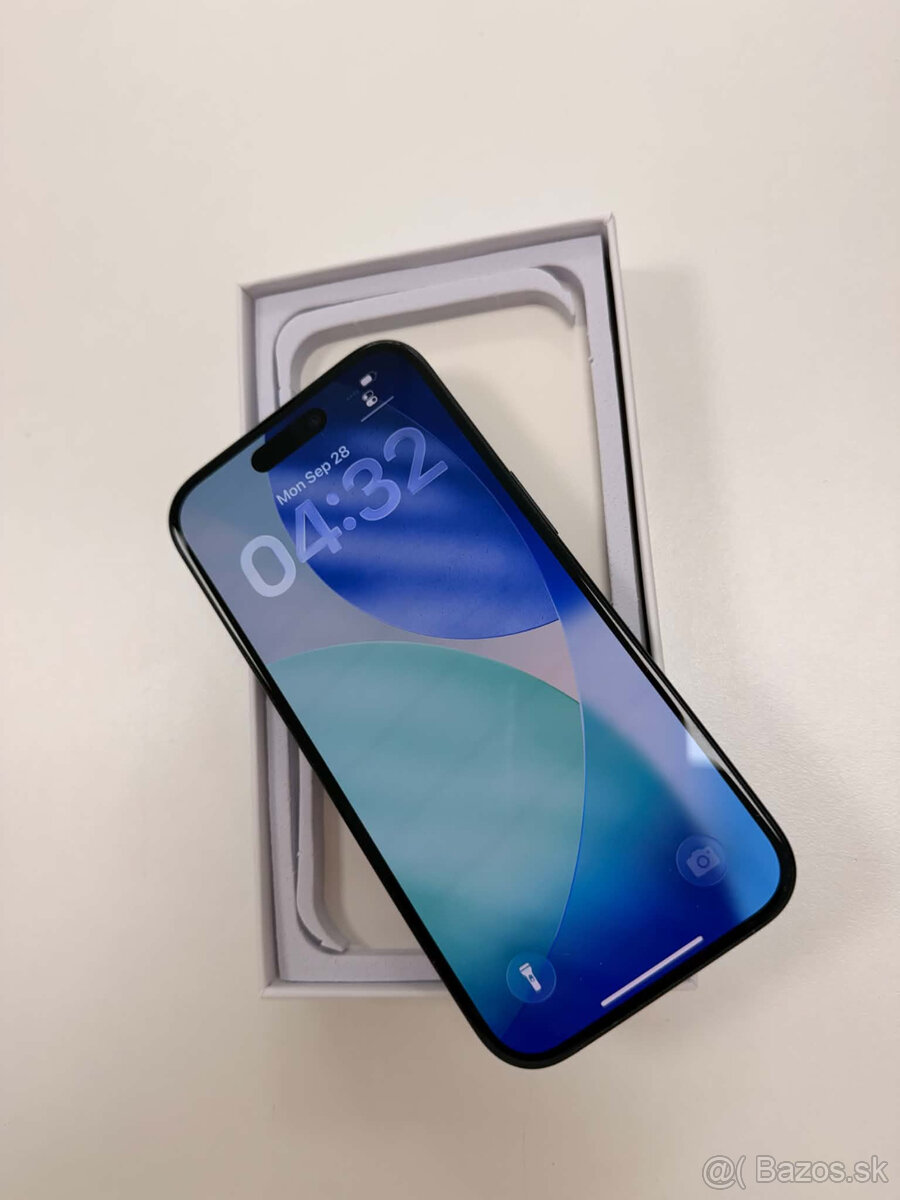 iPhone 15 128GB - 2