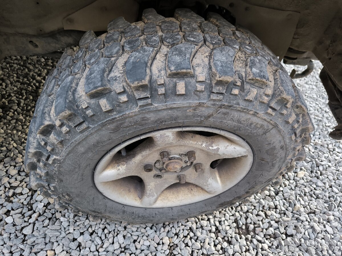 235/75 R15 offroad pneu T3