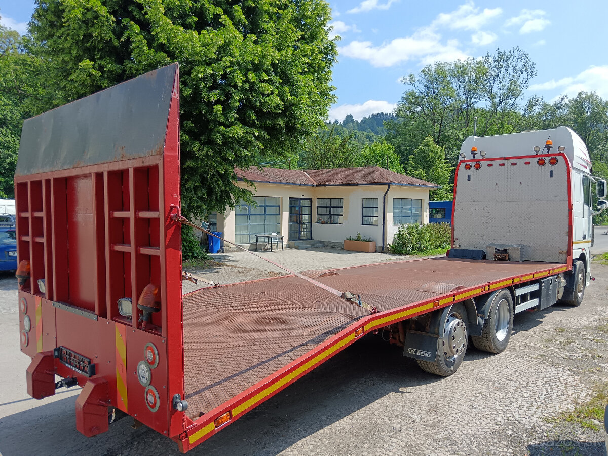 DAF XF 105.460 PŘEPRAVNÍK STROJŮ A VOZIDEL -14 T