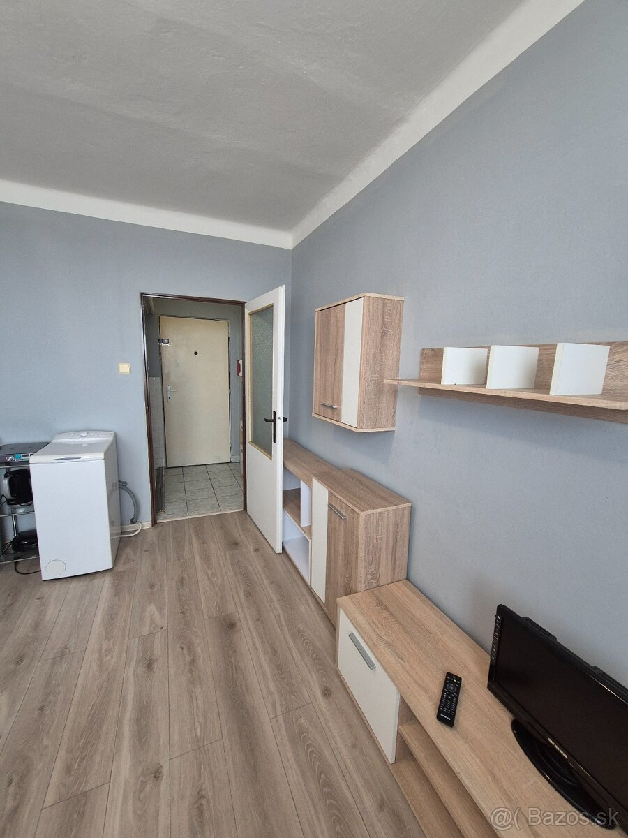 REZERVOVANÉ GARZÓNKA NA GAZDOVSKEJ UL. V KN. - 2