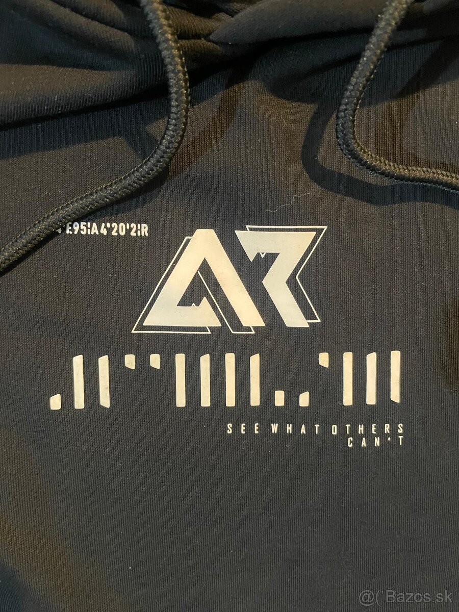 Čierna mikina s kapucňou S - 2