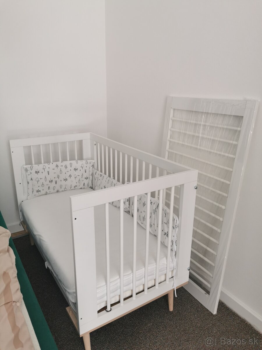 Detská postieľka – ako nová + matrac + vankúšiky - 2