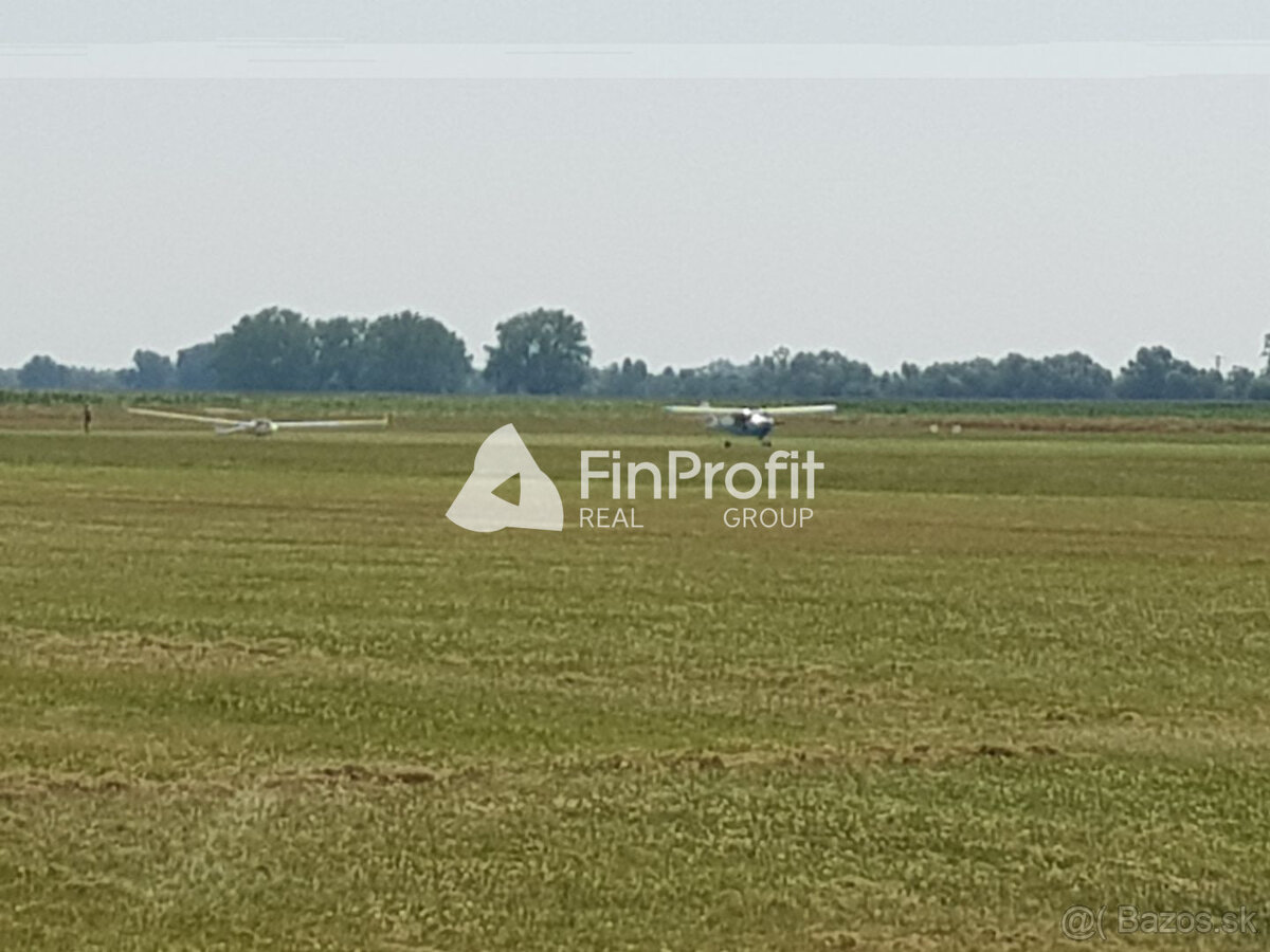 Predám pozemok na nitrianskom letisku v Janíkovciach. - 2
