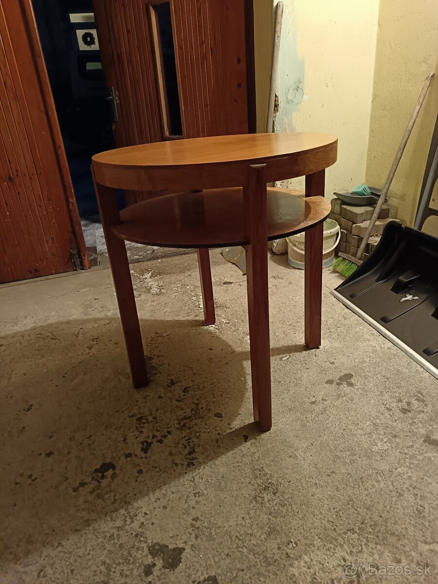 Stol a dve stoličky - 2