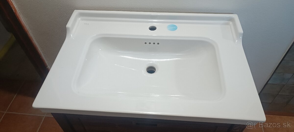 Kúpeľňová skrinka s umývadlom - 2